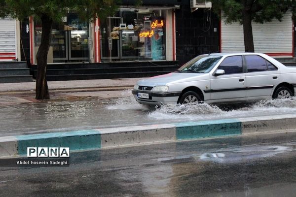 بارش باران و آبگرفتگی معابر در بوشهر