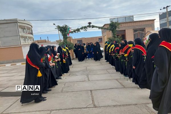 تشییع شهید گمنام  با حضور دانش آموزان پیشتاز