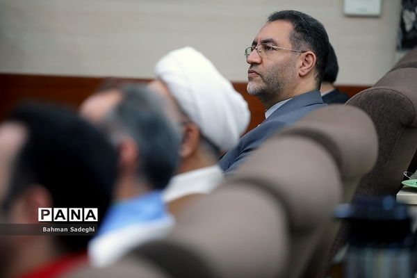 نشست اجرایی‌سازی تفاهم‌نامه همکاری مشترک وزارت آموزش و پرورش با جمعیت هلال احمر