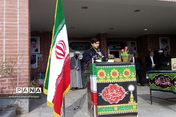 وداع دانش‌آموزان شهرستان تربت‌جام با پیکر مطهر شهید گمنام