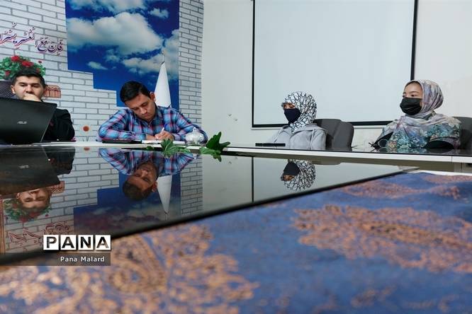 کارگاه آموزشی آشنایی با فضای مجازی ویژه دانشآموزان تشکلهای دانشآموزی
