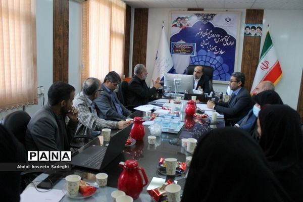 نشست مشترک معاونت آموزش ابتدایی با مسئولان مدارس راهیان کوثر استان بوشهر