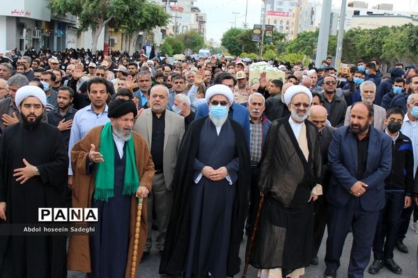 تشییع پیکر 3 شهید گمنام دفاع مقدس در بوشهر