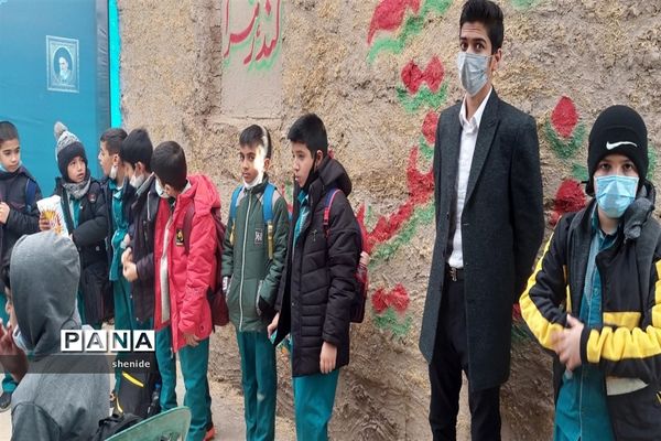 بازدید دانش‌آموزان مدارس تشکیلاتی از نمایشگاه فاطمه (س) راه نجات