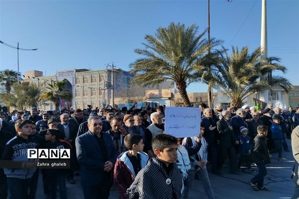 حضور دانش‌آموزان بافقی درمراسم تشییع شهید گمنام