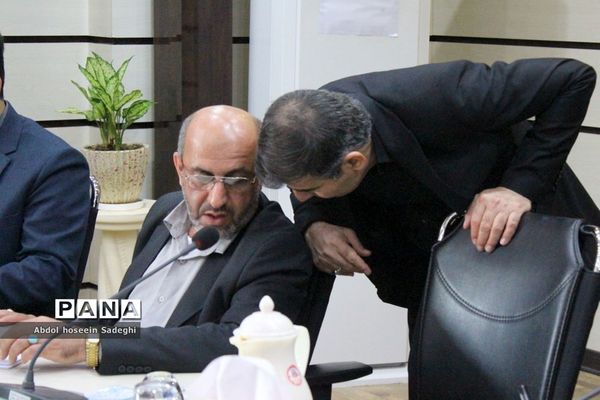 نشست هماهنگی برگزاری مراسم یادواره شهدا در آموزش و پرورش استان بوشهر