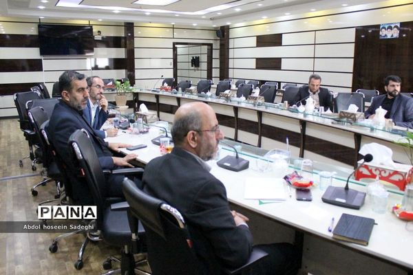 نشست هماهنگی برگزاری مراسم یادواره شهدا در آموزش و پرورش استان بوشهر