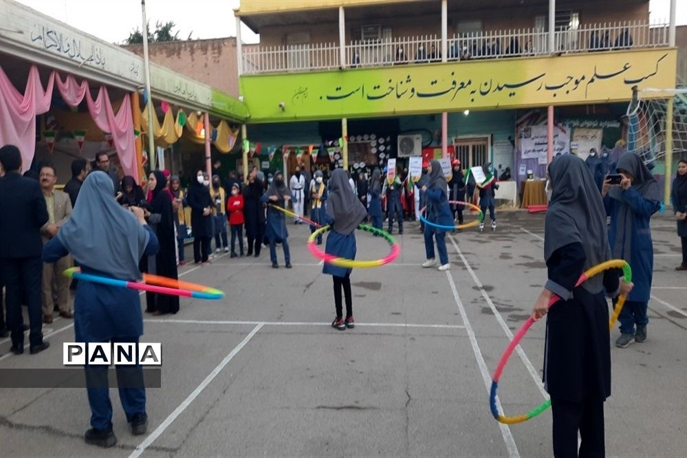 افتتاحیه جشنواره خوارزمی در دبیرستان تشکیلاتی پاینده ناحیه یک اهواز
