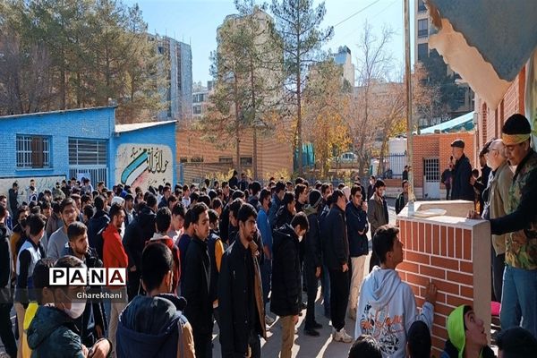 مهمان ویژه در دبیرستان شهید بهشتی اصفهان
