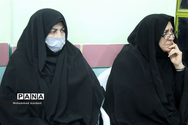 به صدا درآمدن زنگ استقبال از لاله‌های سرخ در ساری