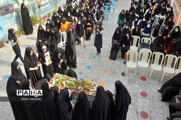 تشییع شهید گمنام در دبیرستان ایده‌آل دوره اول و دوم دواس بوشهر