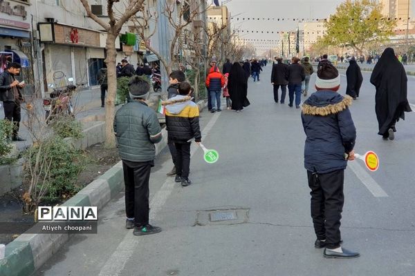 برپایی موکب شهید ابراهیم هادی در مسیر تشییع پیکر شهدای گمنام در خیابان انقلاب