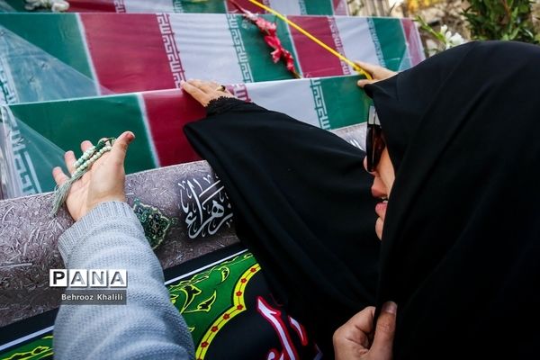 تشییع پیکر ۲۰۰ شهید گمنام دفاع مقدس در تهران