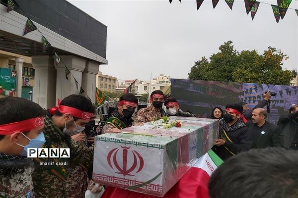 حضور پرشور مردم شیراز در مراسم تشییع شهدای گمنام