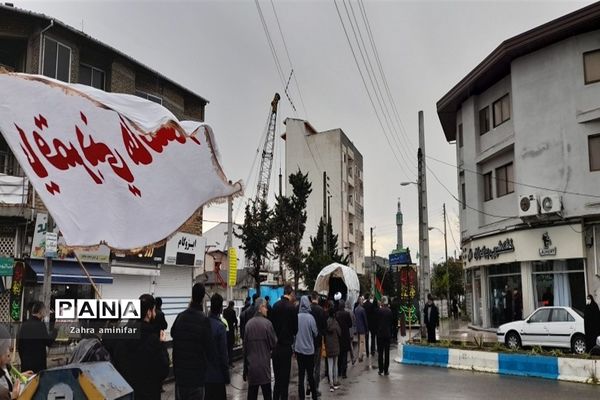 به حرمت خاک چادر مادر می‌آییم