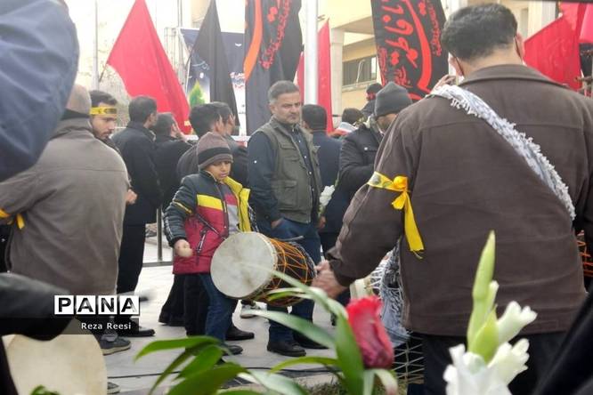مراسم تشییع شهید گمنام دانشآموز در روز شهادت حضرت فاطمه (س) در فارس
