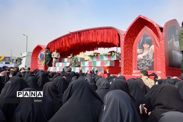 تشییع پیکر پاک شهدا گمنام در سالروز شهادت حضرت زهرا (س) در اصفهان -٢