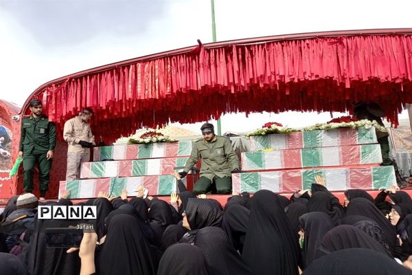 تشییع پیکر پاک شهدا گمنام در سالروز شهادت حضرت زهرا (س) در اصفهان -٢