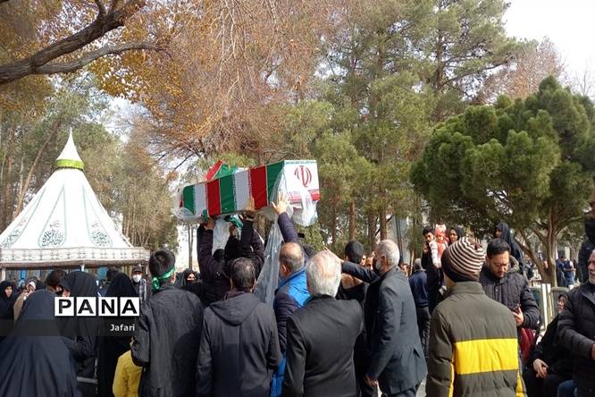تشییع پیکر پاک شهدا گمنام در سالروز شهادت حضرت زهرا (س) در اصفهان -٢