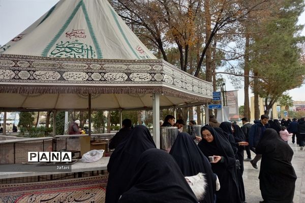 تشییع پیکر پاک شهدا گمنام در سالروز شهادت حضرت زهرا (س) در اصفهان -٢