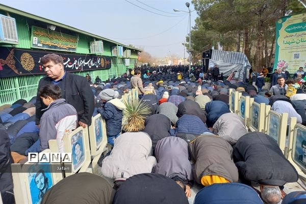 تشییع پیکر پاک شهدا گمنام در سالروز شهادت حضرت زهرا (س) در اصفهان -٢