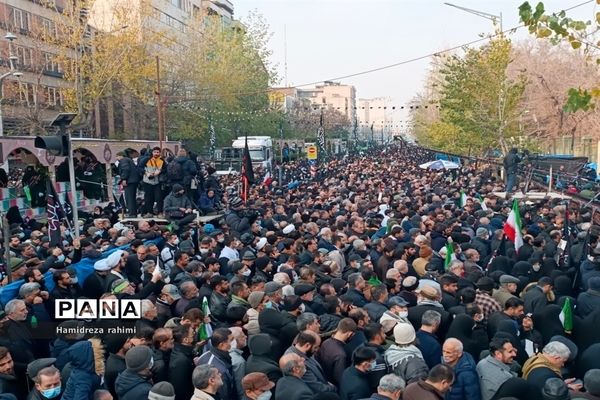 تشییع پیکر مطهر ٢٠٠ شهید گمنام در تهران