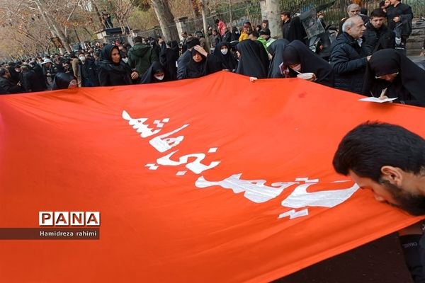 تشییع پیکر مطهر ٢٠٠ شهید گمنام در تهران