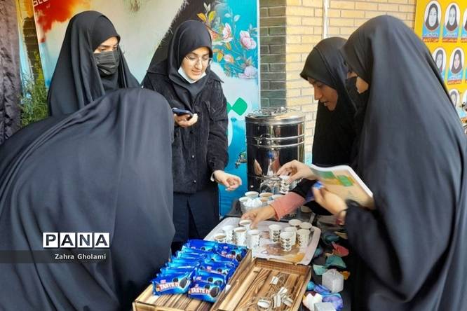 ایستگاه صلواتی در مدرسه شاهد نجابت بوشهر