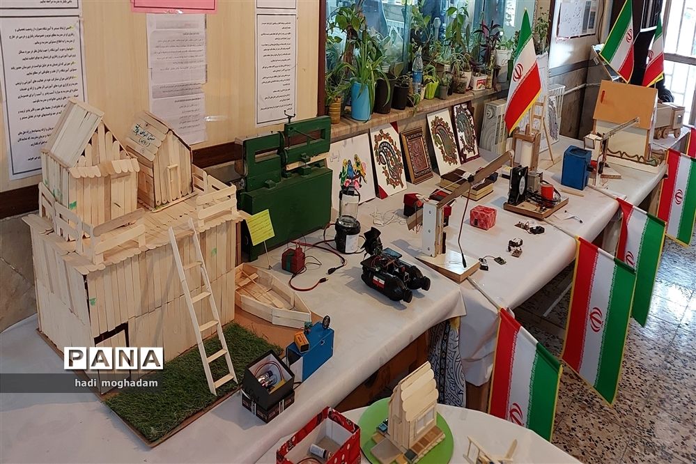 نمایشگاه دست‌سازه‌های کار و فناوری دبیرستان جلیل افشار نژاد