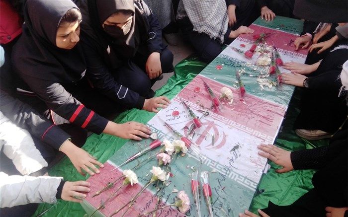 دانش‌آموزان دبیرستان وکیلی۳ نیشابور میزبان شهید گمنام