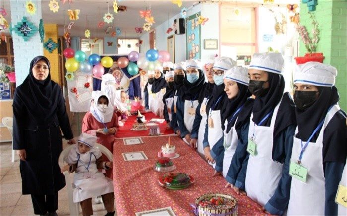 جشنواره کیک و دسر، دانش‌آموزان دختر آموزشگاه استثنایی باغچه‌بان اسلامشهر/فیلم