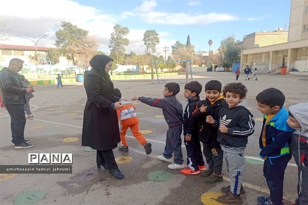 برپایی موکب در دبستان های ناحیه 3 شیراز به مناسبت شهادت حضرت زهرا سلام الله علیها