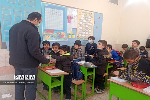 برپایی موکب در دبستان های ناحیه 3 شیراز به مناسبت شهادت حضرت زهرا سلام الله علیها