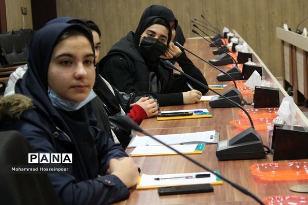 برگزاری انتخابات شورای دانش‌آموزی در بهارستان‌2