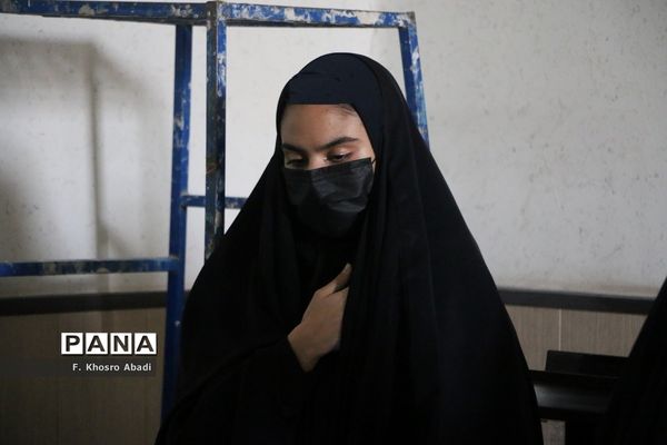 وداع کارکنان آموزش و پرورش ناحیه یک قم با پیکر شهید گمنام