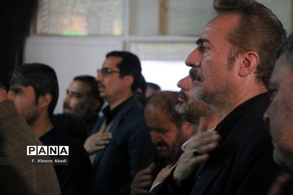 وداع کارکنان آموزش و پرورش ناحیه یک قم با پیکر شهید گمنام