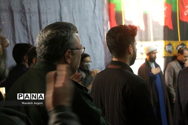 وداع کارکنان آموزش و پرورش ناحیه یک قم با پیکر شهید گمنام