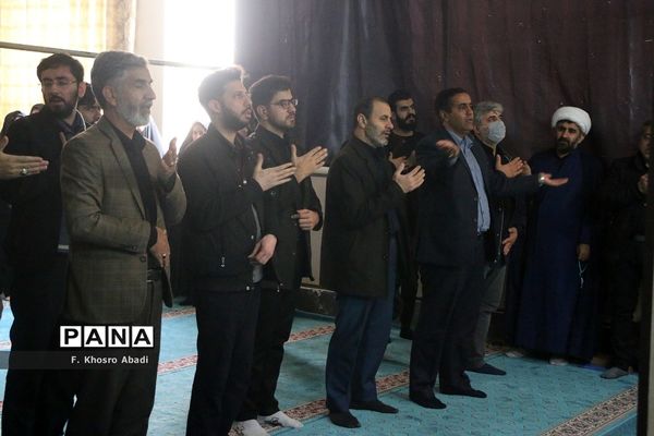 وداع کارکنان آموزش و پرورش ناحیه یک قم با پیکر شهید گمنام
