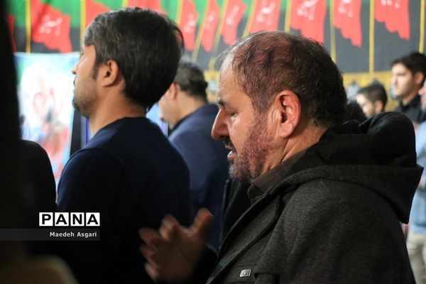 وداع کارکنان آموزش و پرورش ناحیه یک قم با پیکر شهید گمنام