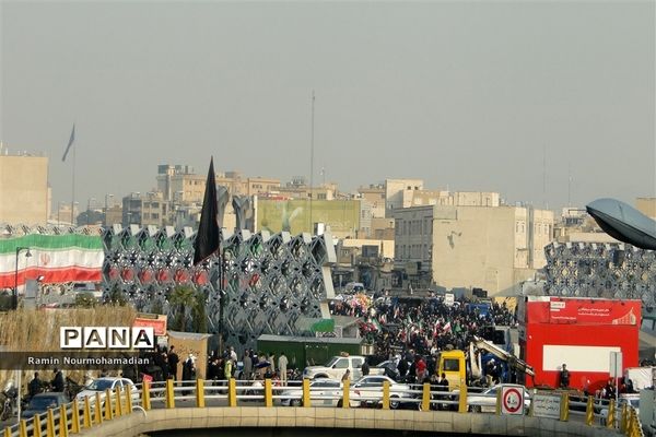 حضور کودکان و نوجوانان تهران در گردهمایی بزرگ نهم دی در میدان امام حسین(ع)