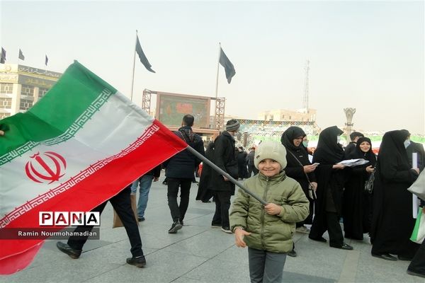 حضور کودکان و نوجوانان تهران در گردهمایی بزرگ نهم دی در میدان امام حسین(ع)