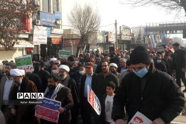 حضور‌ پرشور مردم انقلابی قرچک در راهپیمایی یوم الله ۹دی