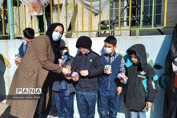 مراسم بزرگداشت شهادت حاج قاسم سلیمانی در دبستان ایمان رودهن