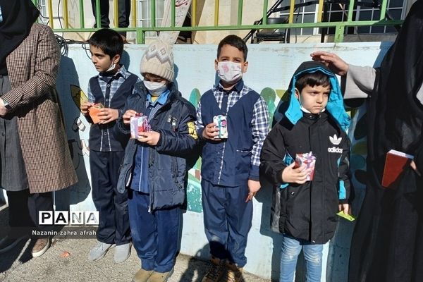 مراسم بزرگداشت شهادت حاج قاسم سلیمانی در دبستان ایمان رودهن