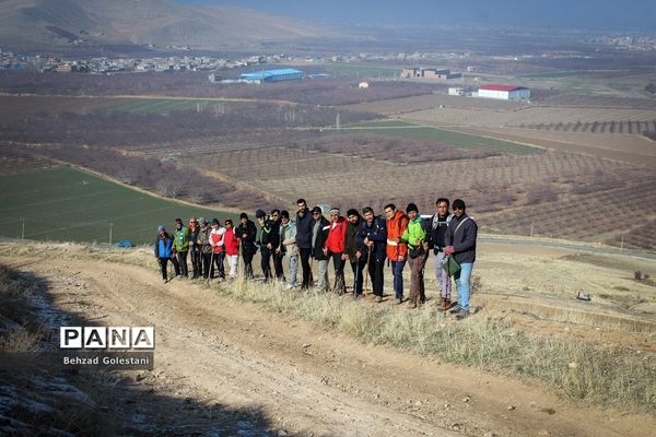 کوهپیمایی مربیان سازمان دانش‌آموزی آذربایجان غربی