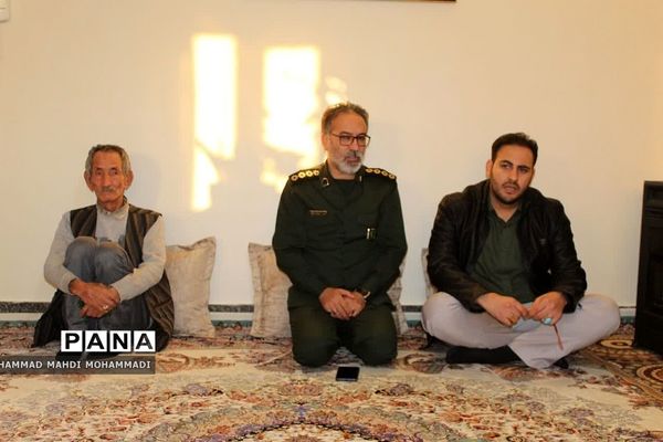 دیدار فرماندهان بسیج فشافویه با خانواده شهدای مدافع حرم