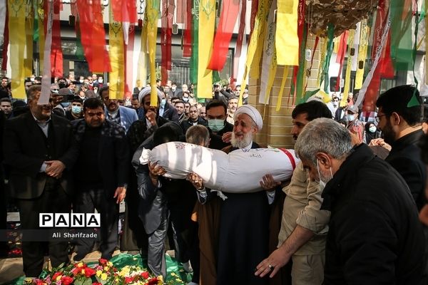 تشییع و خاکسپاری شهید گمنام در سازمان ثبت اسناد و املاک کشور