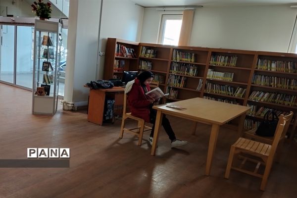 بازدید از کتابخانه فرهنگ‌سرای قلم در بهارستان2
