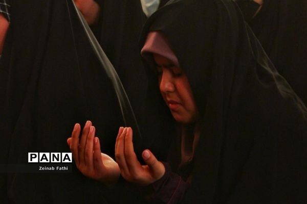 مراسم تشییع و خاکسپاری پیکر شهید گمنام در دبیرستان شاهد امام حسین(ع)