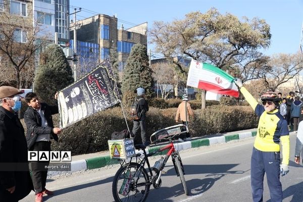 تشییع پیکر شهید گمنام ومراسم خاکسپاری در اردوگاه ثامن الحجج (ع)مشهد